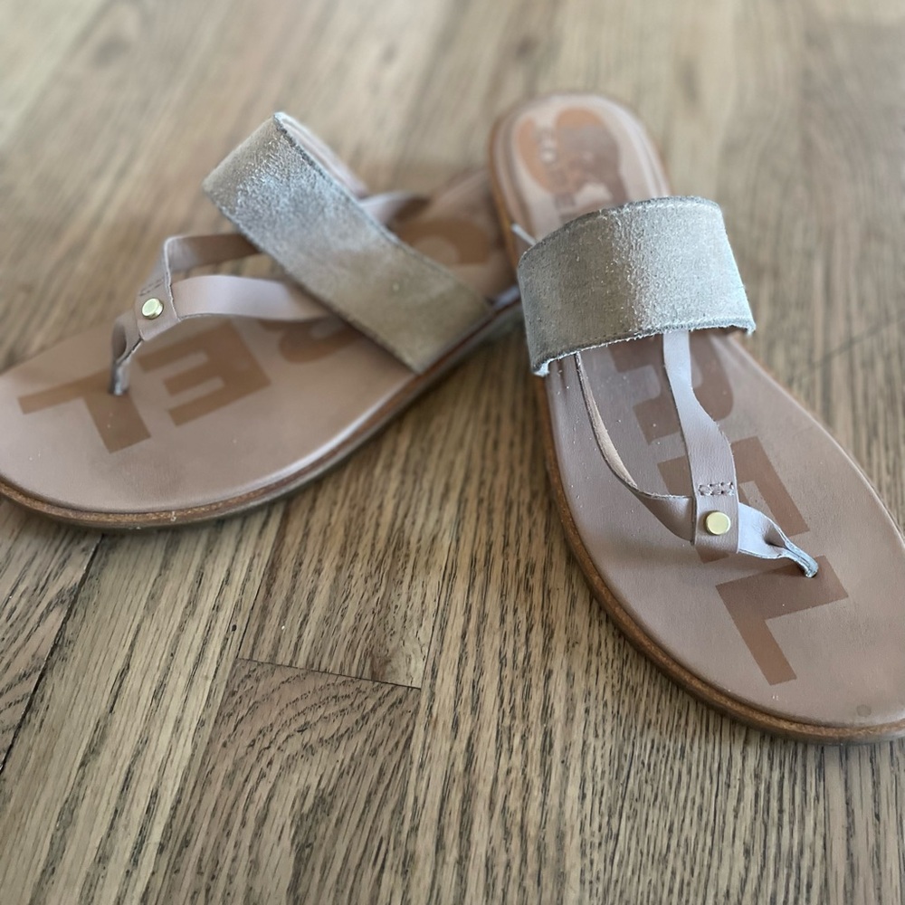 Sorel Suede & Leather Tan Sandals, VERY GOOD CONDITION